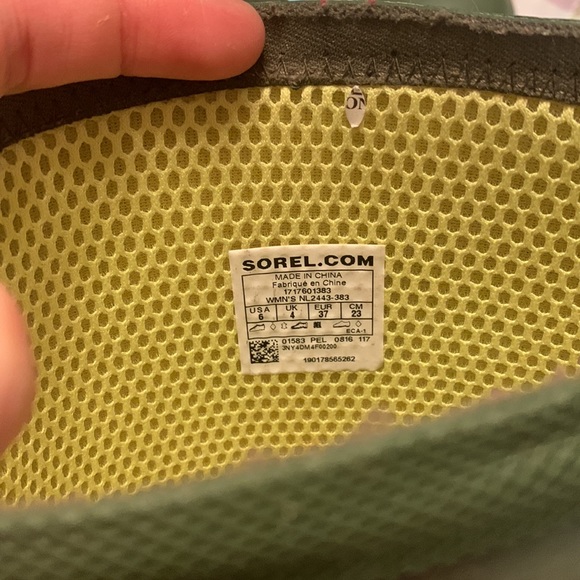 Used Sorel rain boots - Picture 7 of 8